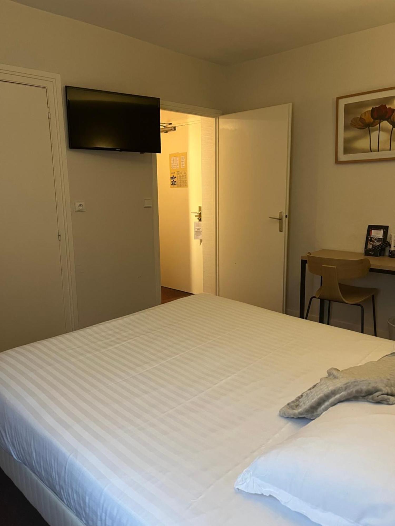Hotel De Troyes Room photo