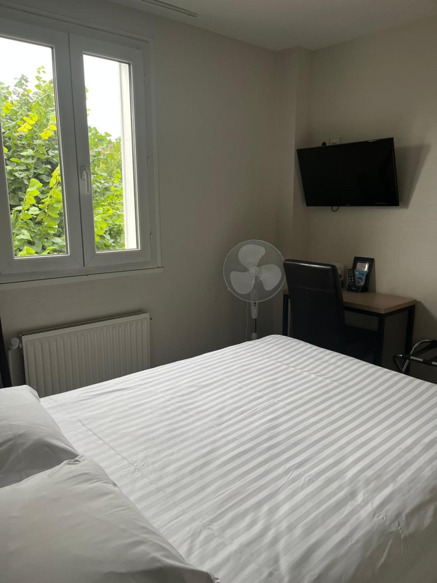 Hotel De Troyes Room photo